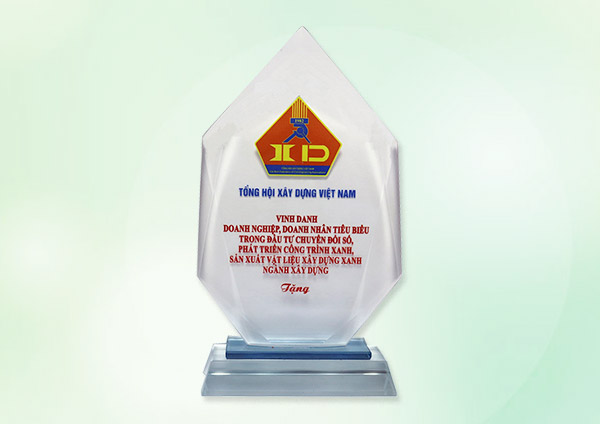 Tổng hội Xây dựng Việt Nam tặng kỷ niệm chương 