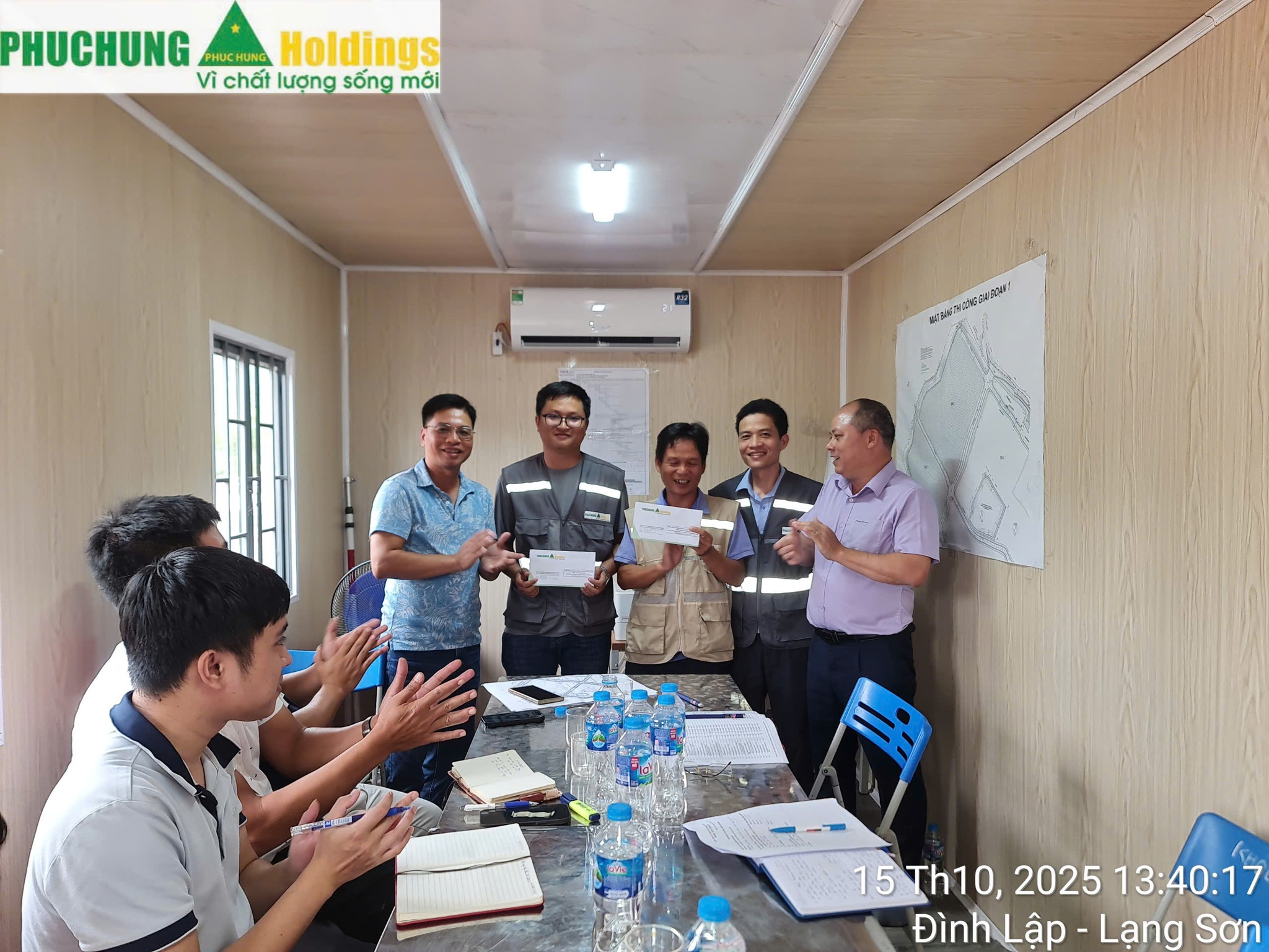 CÔNG ĐOÀN PHỤC HƯNG HOLDINGS THĂM, TẶNG QUÀ CÔNG ĐOÀN VIÊN, NGƯỜI LAO ĐỘNG VÀ ỦNG HỘ ĐỒNG BÀO GẶP THIÊN TAI