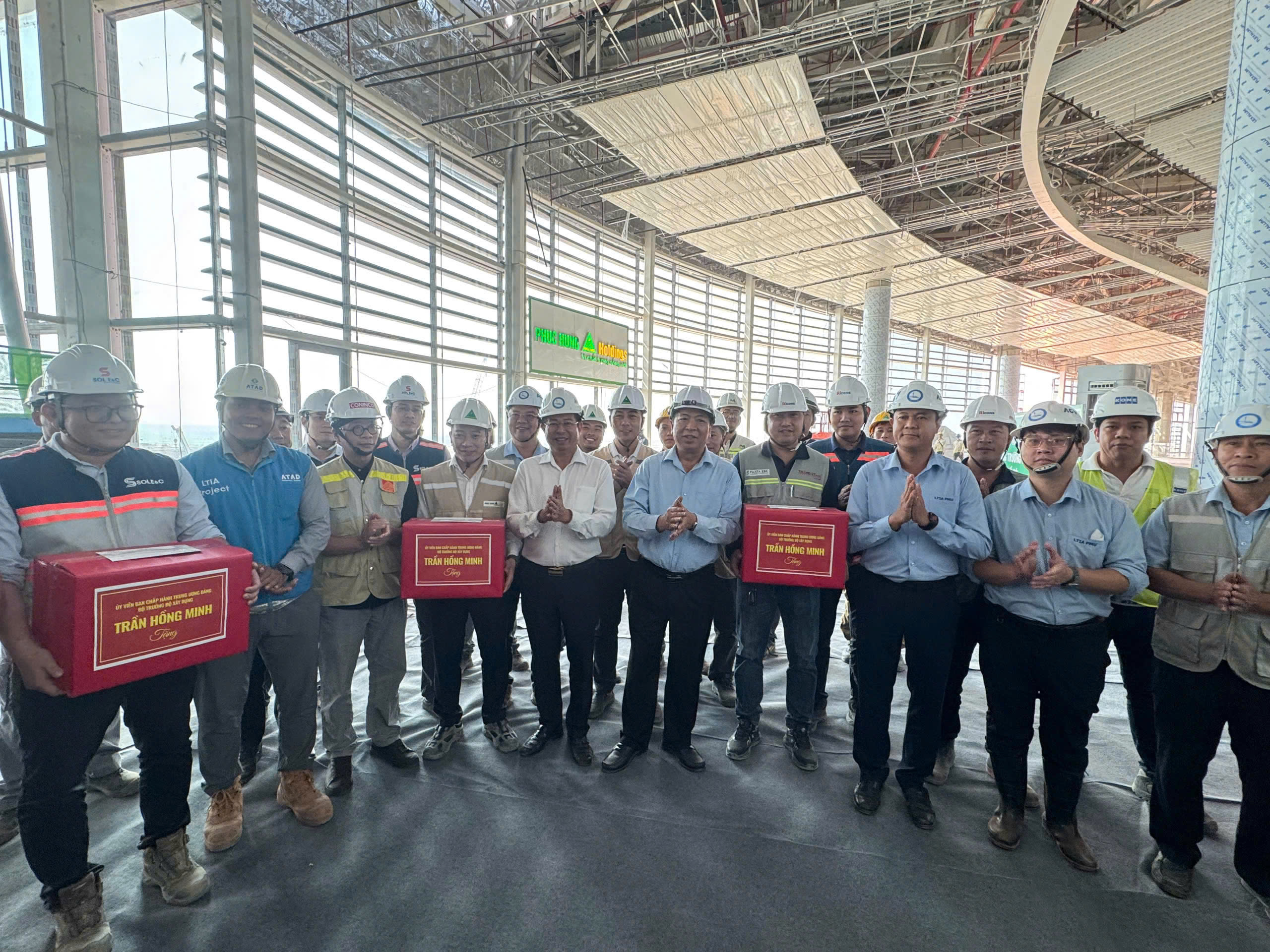 BỘ TRƯỞNG BỘ XÂY DỰNG TRẦN HỒNG MINH THĂM VÀ LÀM VIỆC TẠI DỰ ÁN CẢNG HÀNG KHÔNG QUỐC TẾ LONG THÀNH