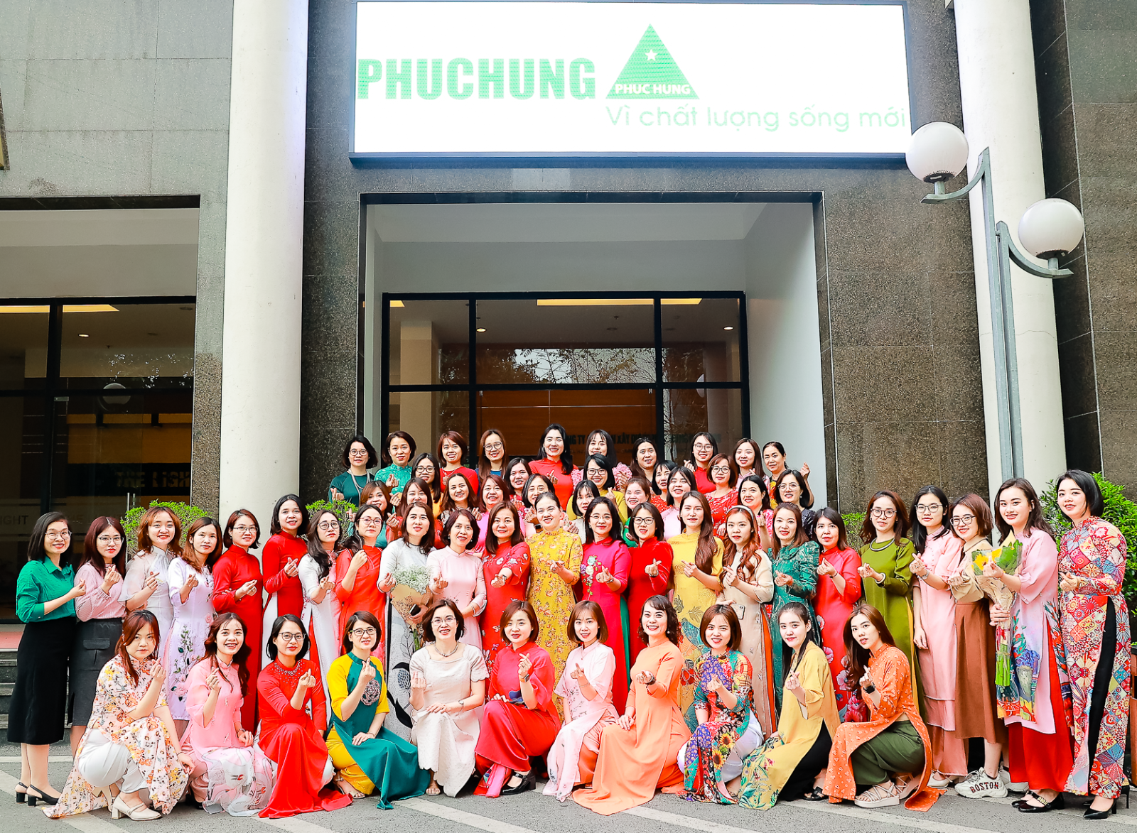 Phục Hưng Holdings tổ chức các hoạt động về nguồn chào mừng Ngày Quốc tế Phụ nữ 8/3 tại Mê Linh, Tp. Hà Nội