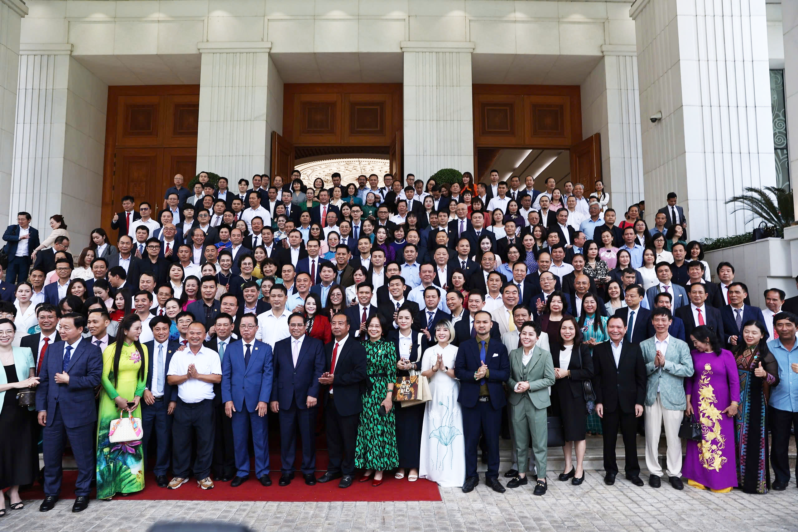PHỤC HƯNG HOLDINGS THAM DỰ BUỔI TỌA ĐÀM CỦA THỦ TƯỚNG CHÍNH PHỦ VỀ TRIỂN KHAI NGHỊ QUYẾT 68-NQ/TW VỀ PHÁT TRIỂN KINH TẾ TƯ NHÂN