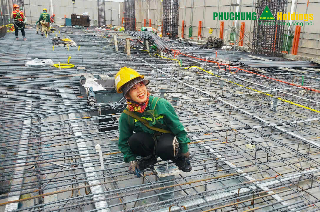 NÉT ĐẸP LAO ĐỘNG PHỤC HƯNG HOLDINGS