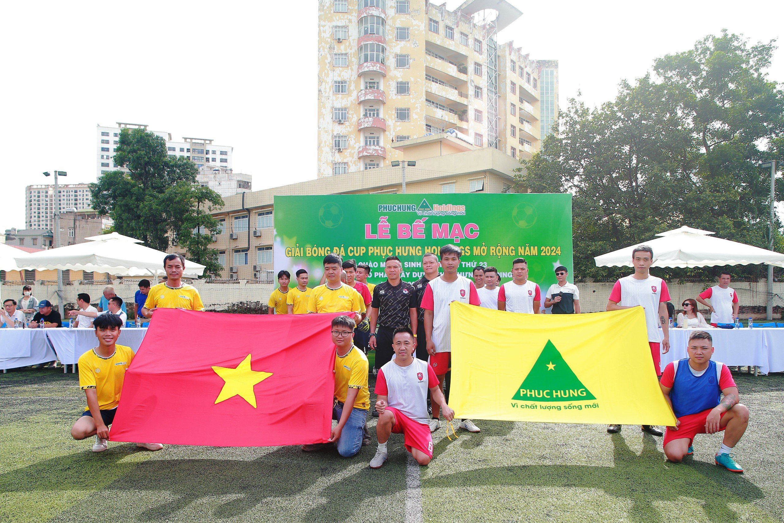 TRẬN CHUNG KẾT GIẢI BÓNG ĐÁ CUP PHỤC HƯNG HOLDINGS MỞ RỘNG NĂM 2024
