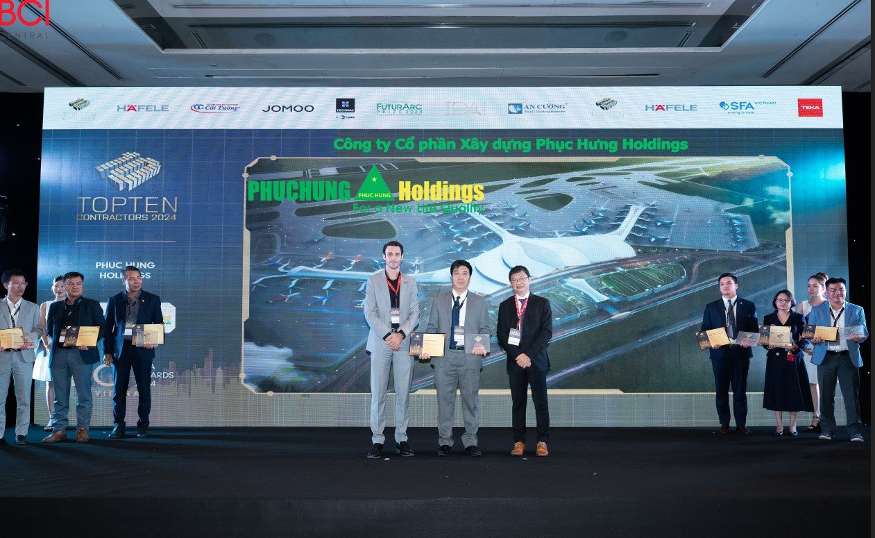 PHỤC HƯNG HOLDINGS NHẬN GIẢI TOP 10 NHÀ THẦU HÀNG ĐẦU VIỆT NAM NĂM 2024