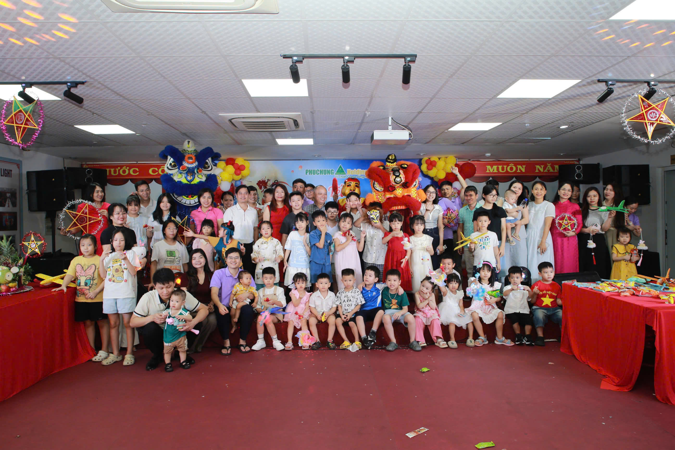 TRUNG THU 2025 – ĐÊM HỘI TRĂNG RẰM TẠI PHỤC HƯNG HOLDINGS