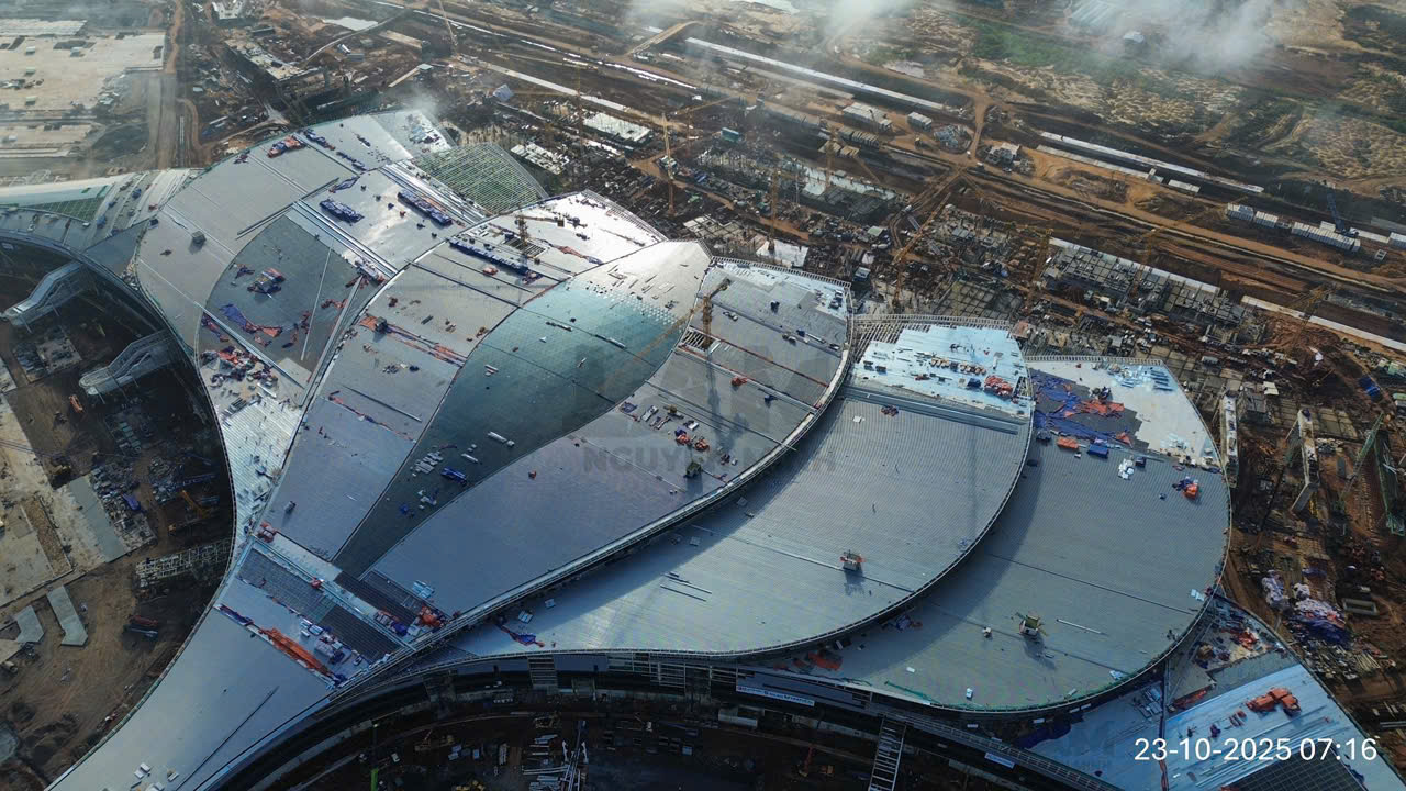 PHÓNG SỰ ẢNH: “KHÚC HÁT ĐÔI BÀN TAY” TRÊN CÔNG TRƯỜNG CẢNG HÀNG KHÔNG QUỐC TẾ LONG THÀNH – NGÀY CẤT CÁNH KHÔNG CÒN XA