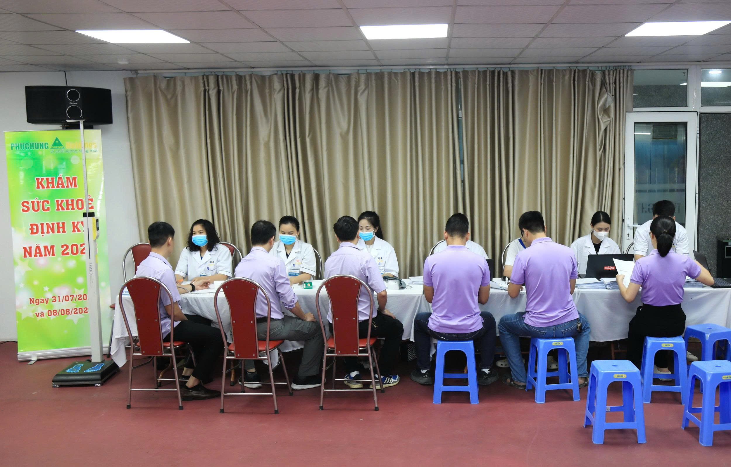MỘT SỐ HÌNH ẢNH KHÁM SỨC KHỎE CHO CÁN BỘ NHÂN VIÊN VÀ NGƯỜI LAO ĐỘNG SÁNG NGÀY 8 THÁNG 8 TẠI TRỤ SỞ CỦA CÔNG TY
