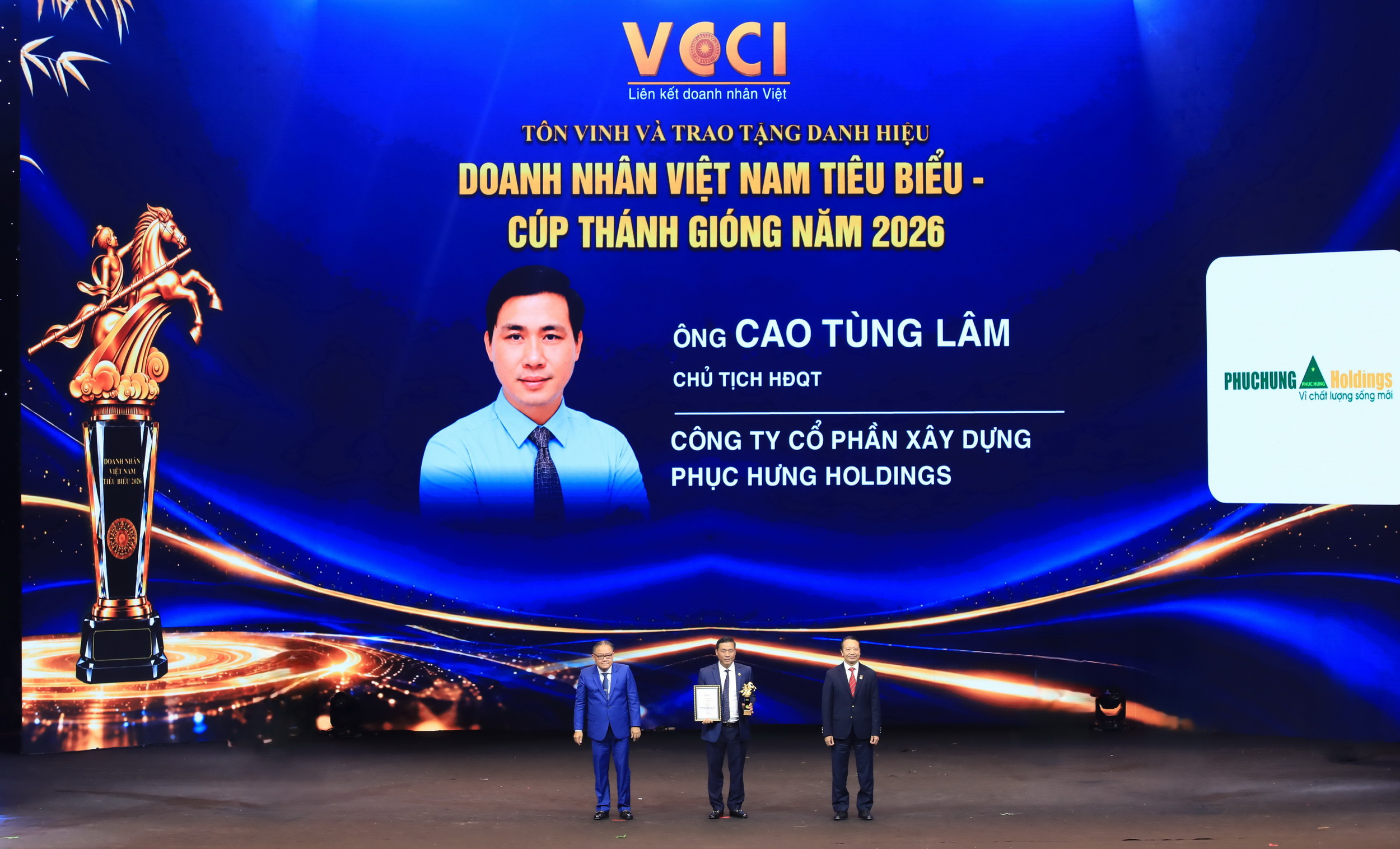 PHỤC HƯNG HOLDINGS CHÚC MỪNG CHỦ TỊCH HĐQT CAO TÙNG LÂM ĐƯỢC VINH DANH DOANH NHÂN VIỆT NAM TIÊU BIỂU – CÚP THÁNH GIÓNG 2026