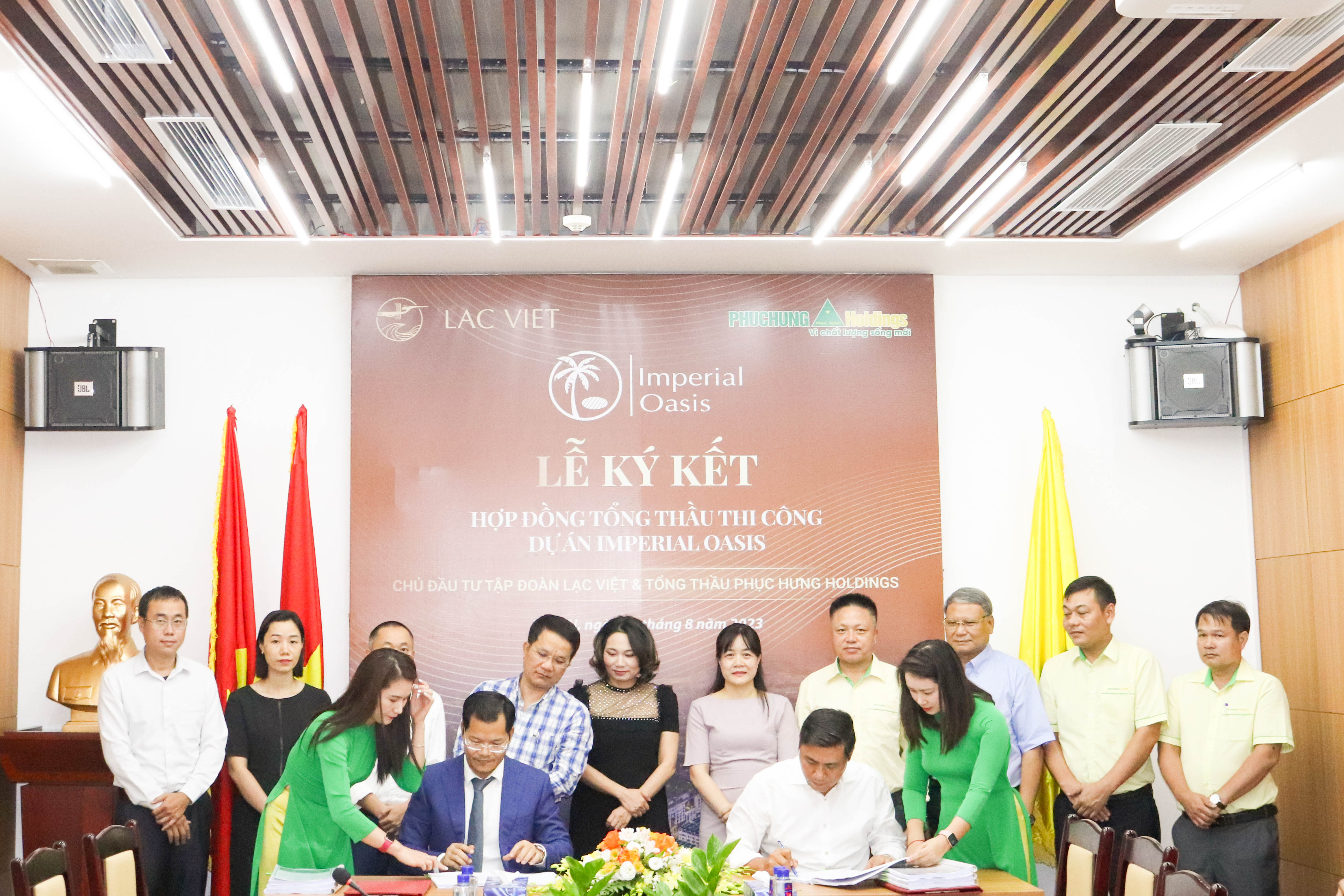 CHỦ ĐẦU TƯ TẬP ĐOÀN LẠC VIỆT & TỔNG THẦU PHỤC HƯNG HOLDINGS KÝ KẾT HỢP ĐỒNG TỔNG THẦU THI CÔNG DỰ ÁN IMPERIAL OASIS QUY NHƠN