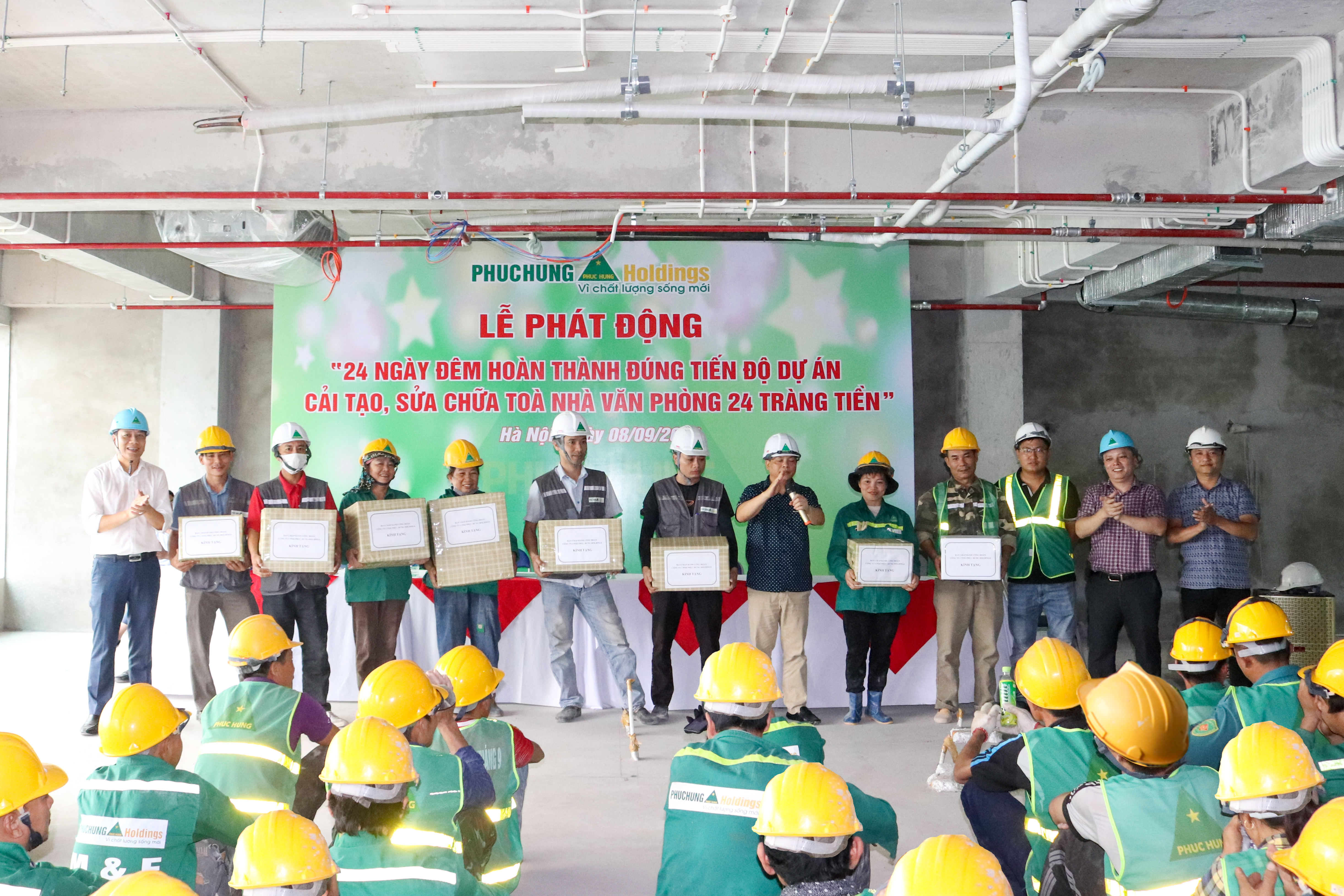 Lễ phát động thi đua 24 ngày đêm hoàn thành đúng tiến độ Dự án cải tạo, sửa chữa tòa nhà văn phòng 24 Tràng Tiền, Hà Nội