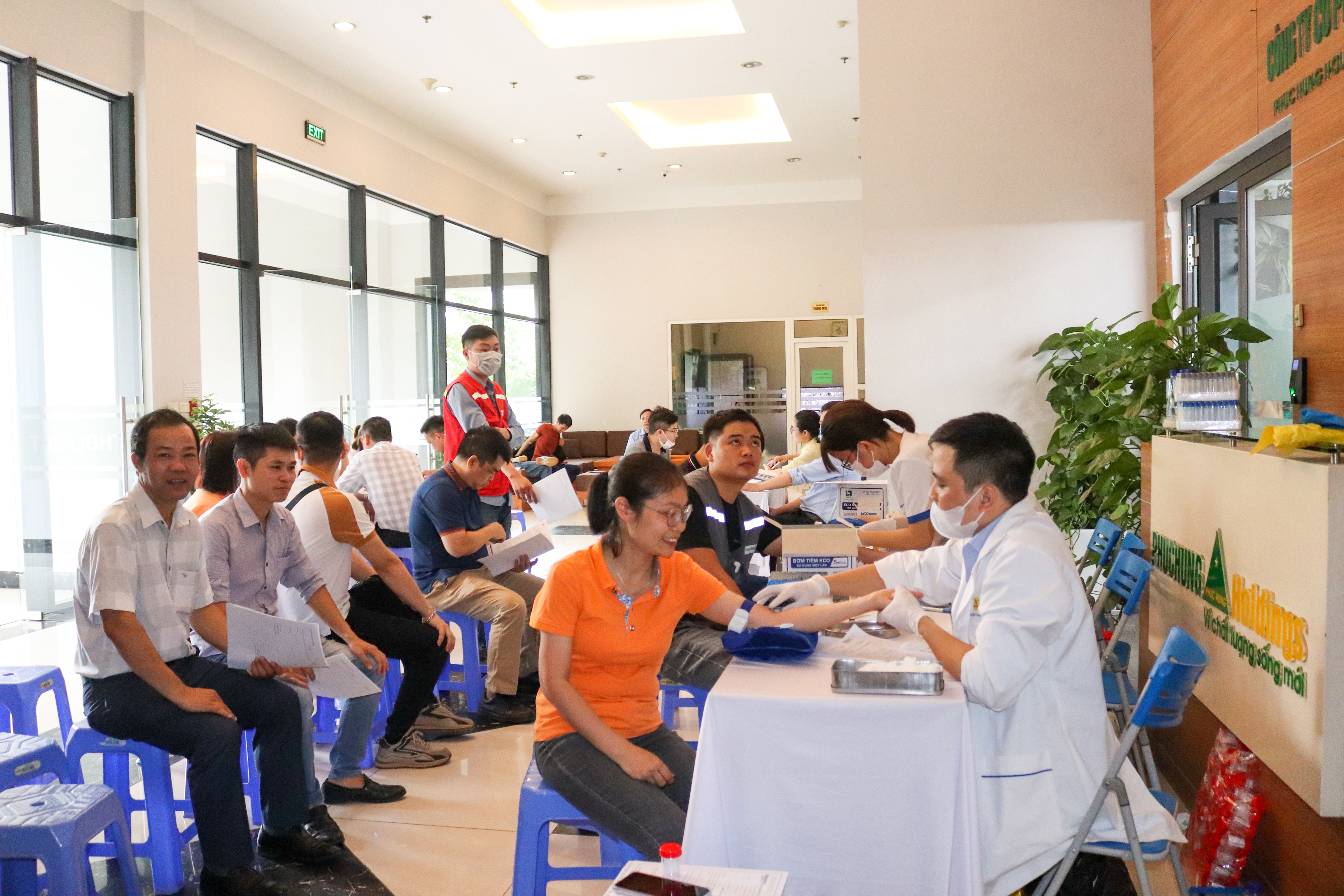 Công ty Cổ phần Xây dựng Phục Hưng Holdings tổ chức khám sức khỏe định kỳ cho người lao động năm 2023