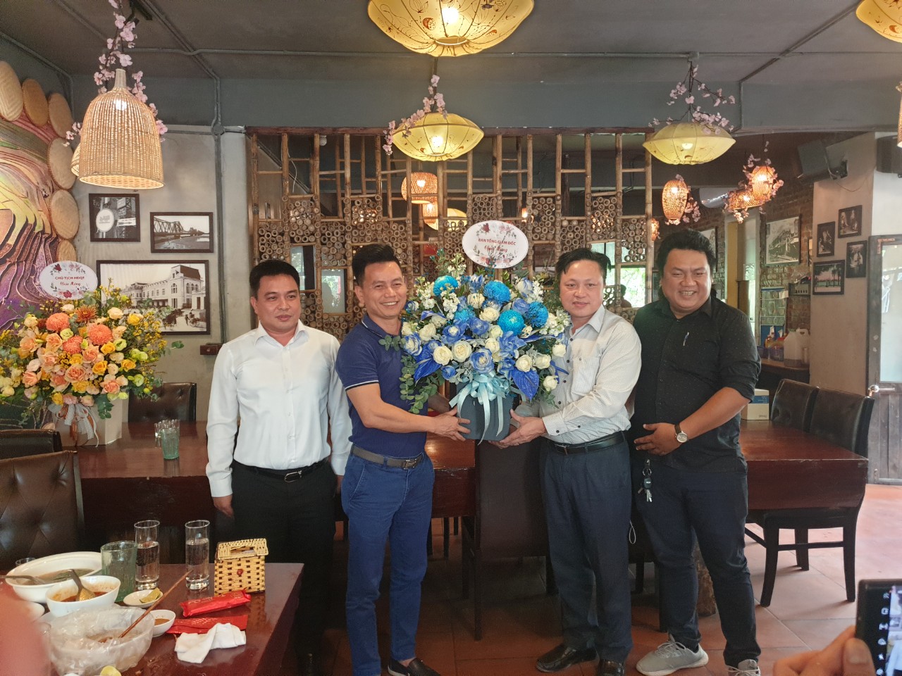 Công ty CP Tập đoàn Ecopark chúc mừng Công ty Phục Hưng cất nóc vượt tiến độ dự án Thủy Trúc