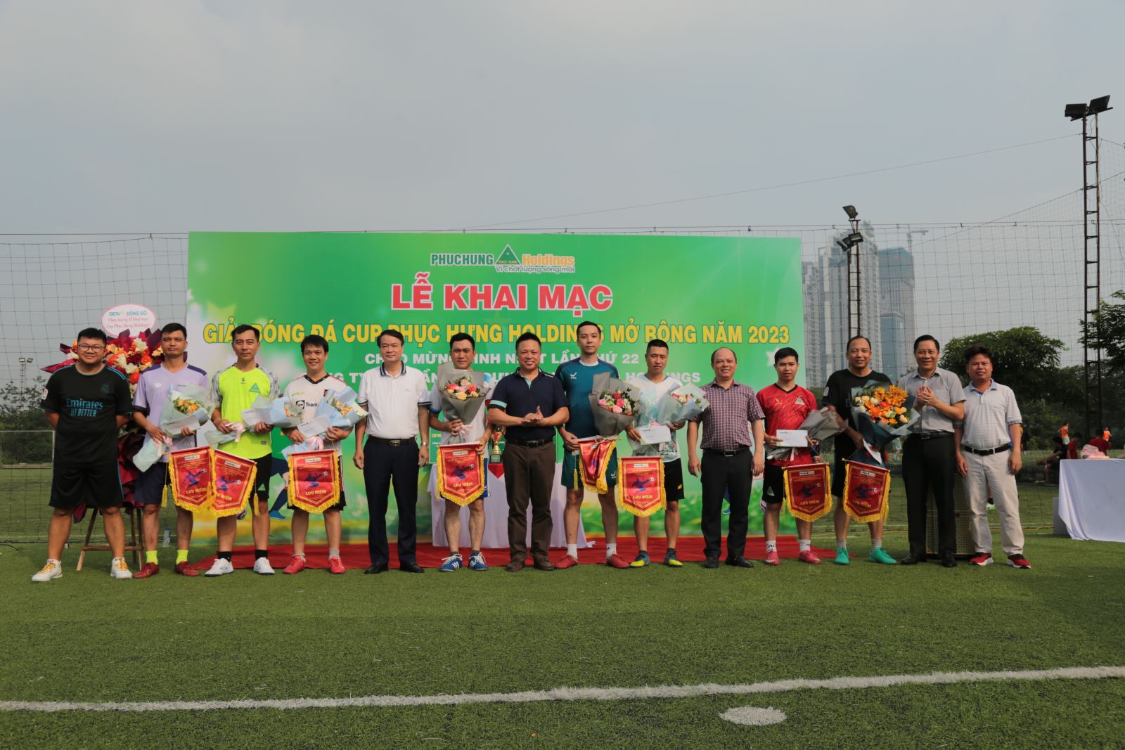 Khai mạc giải bóng đá “Cup Phục Hưng Holdings mở rộng năm 2023” chào mừng kỷ niệm 22 năm ngày thành lập Phục Hưng Holdings